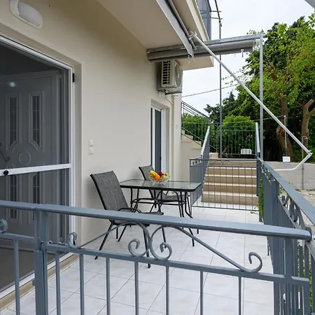 בית נופש Planet Seaside קלמאטה